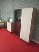 Витрина высокая с подсветкой Вичи / Vici WT103 2-дверная Орех/кашемир Perfect Home Польша (PFH-091278) PFH-091278 фото 7
